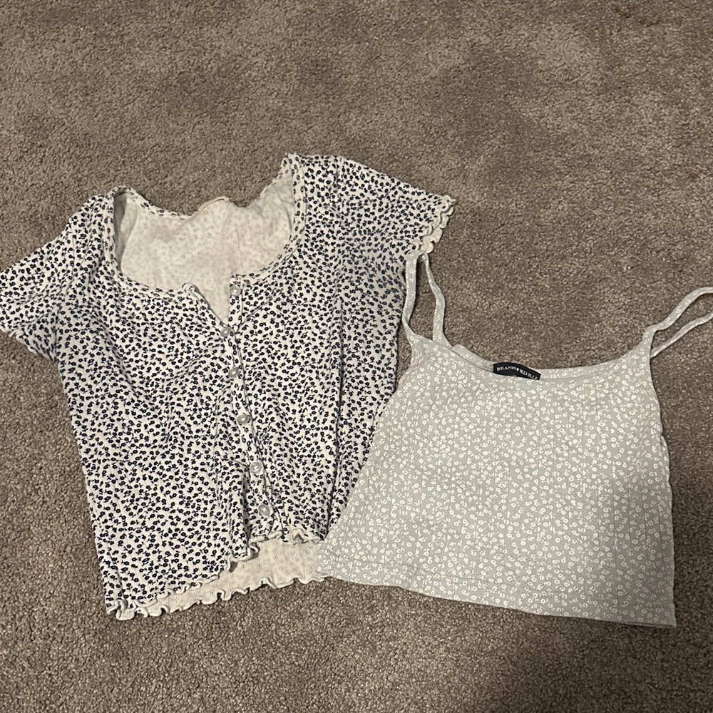 Lot of 2 Women’s John Galt/Brandy Melville Zelly Tshirt/tank top
